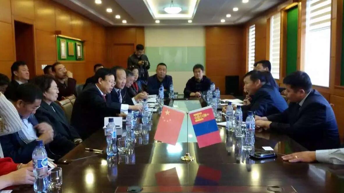 內(nèi)蒙古農(nóng)牧業(yè)合作考察訪(fǎng)問(wèn)團(tuán)赴蒙俄洽談雙邊投資合作事項(xiàng)