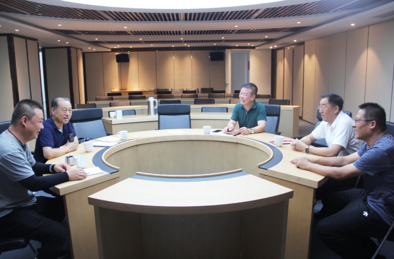 林永亮執(zhí)行會長到部分申報“名優(yōu)特”認(rèn)定的企業(yè)進(jìn)行實(shí)地調(diào)研